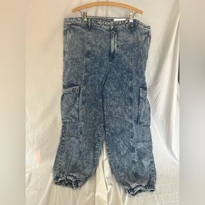 NWT future Collective woman’s size 20/22 acid wash jeans